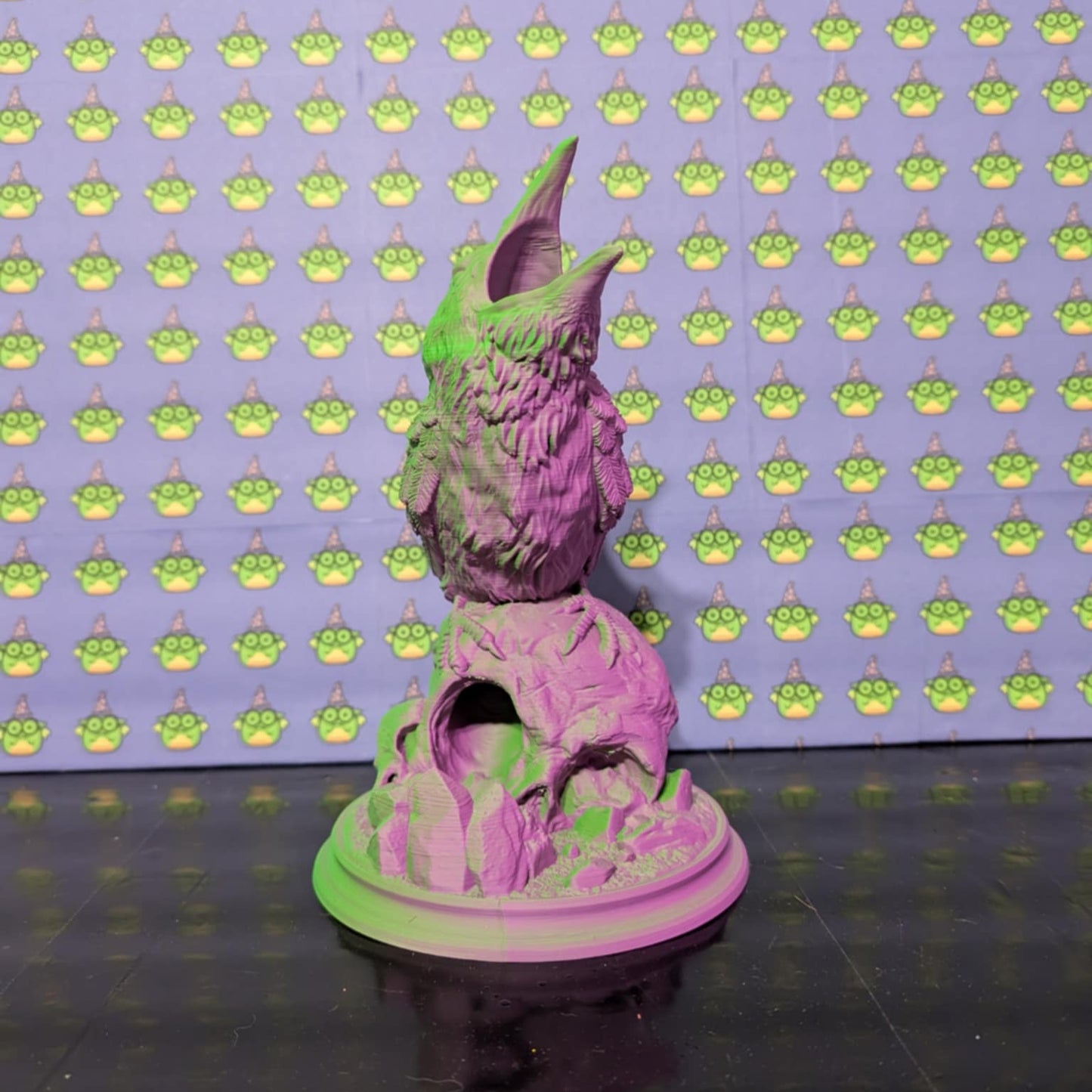 The Dice Roller of Whispering Fate - Raven on Skull Dice Roller