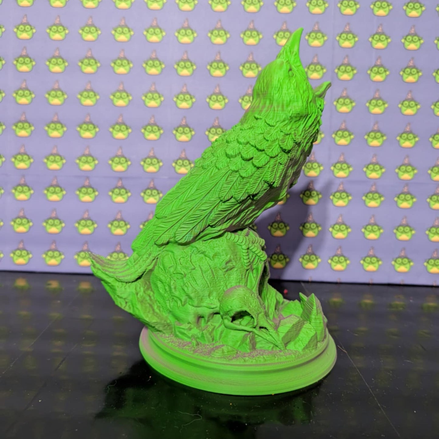 The Dice Roller of Whispering Fate - Raven on Skull Dice Roller