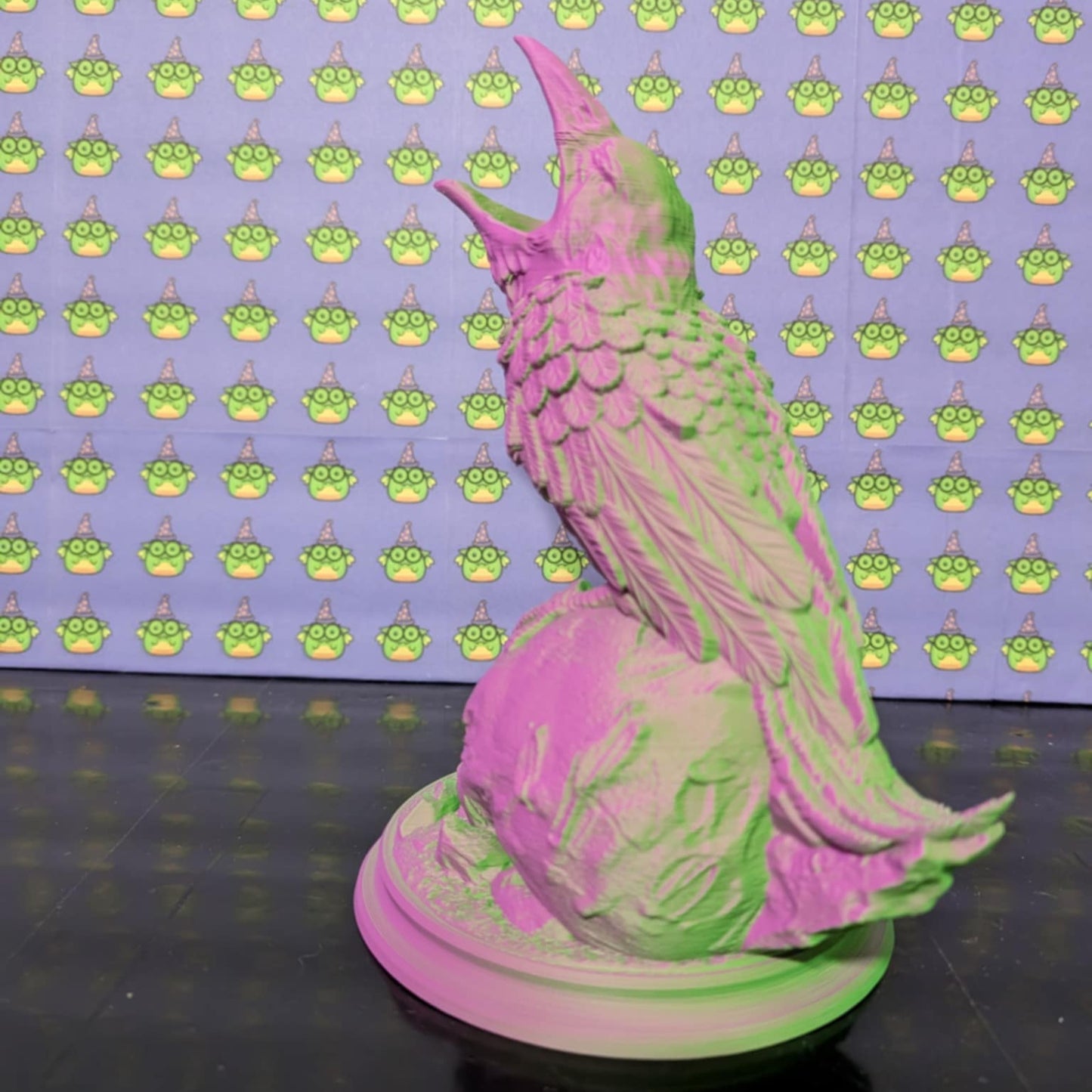 The Dice Roller of Whispering Fate - Raven on Skull Dice Roller