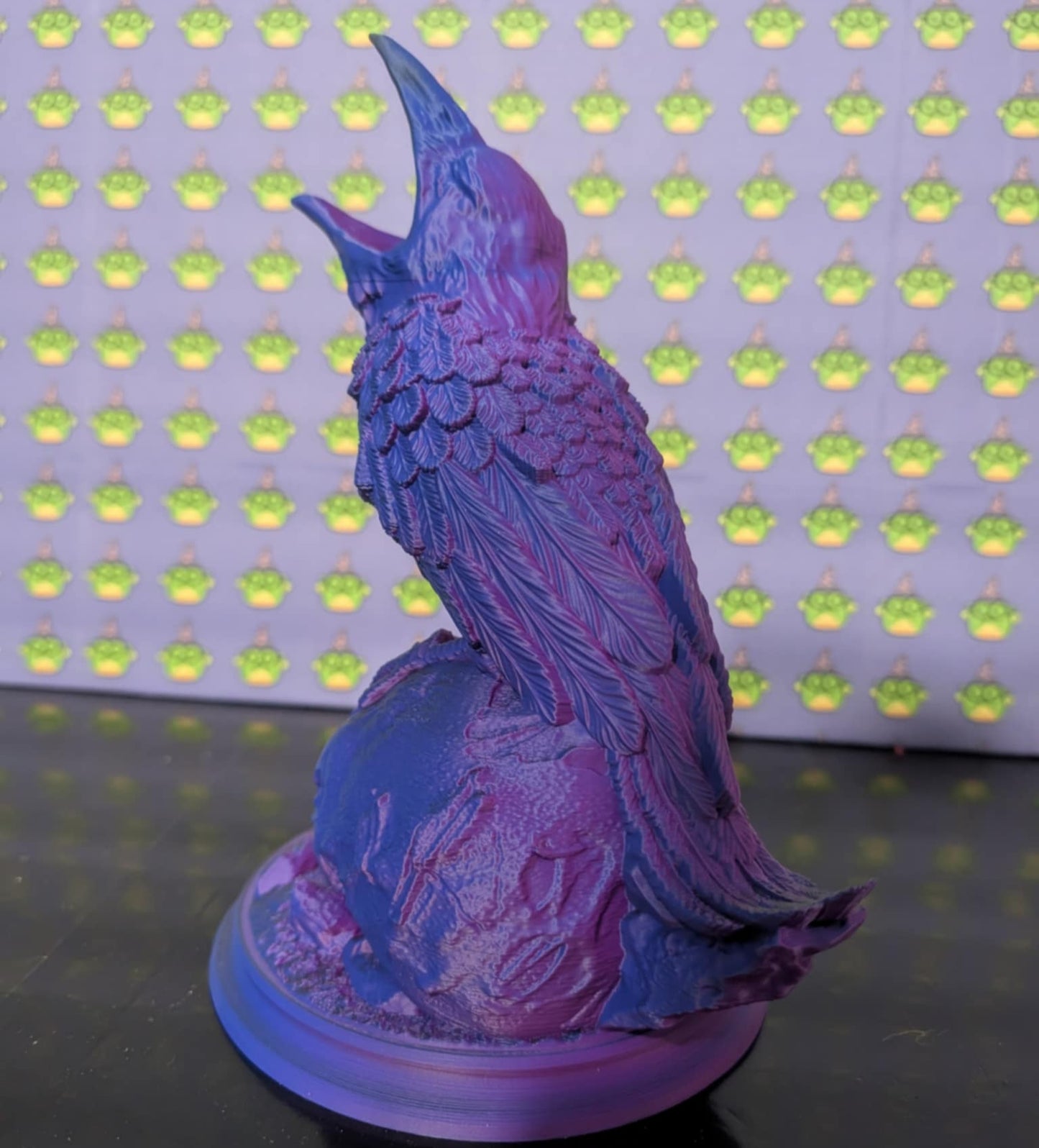 The Dice Roller of Whispering Fate - Raven on Skull Dice Roller